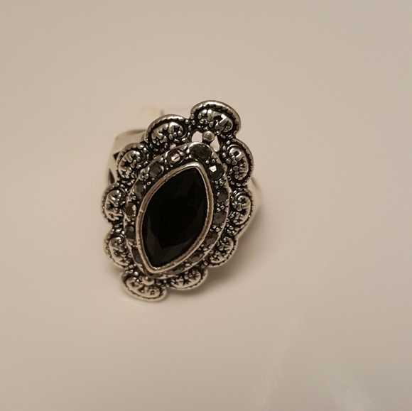 Ring - Picture 2 of 3